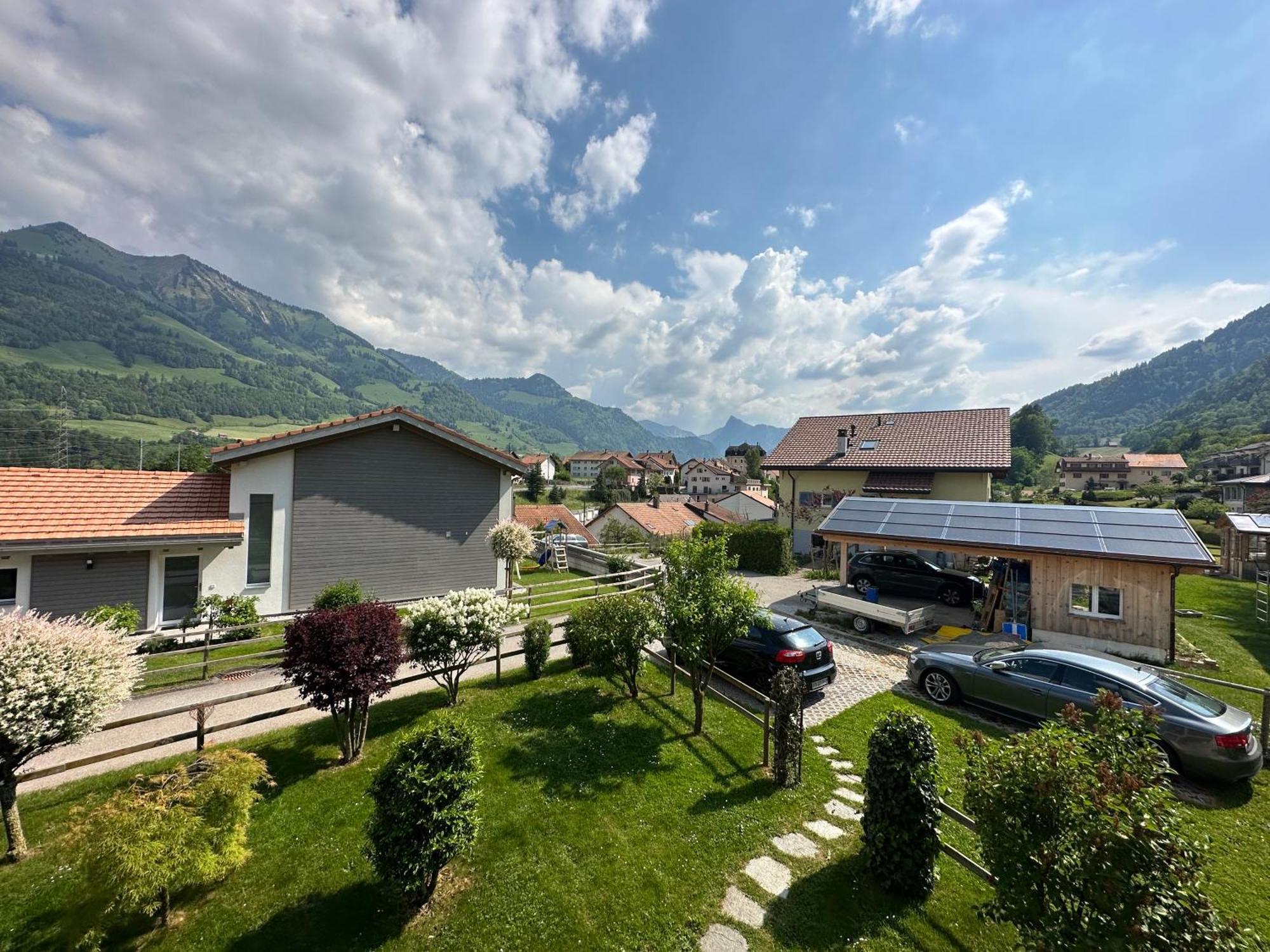 Gruyere Alpes Appartement 3 Chambres Bbq Parking Neirivue Exterior photo
